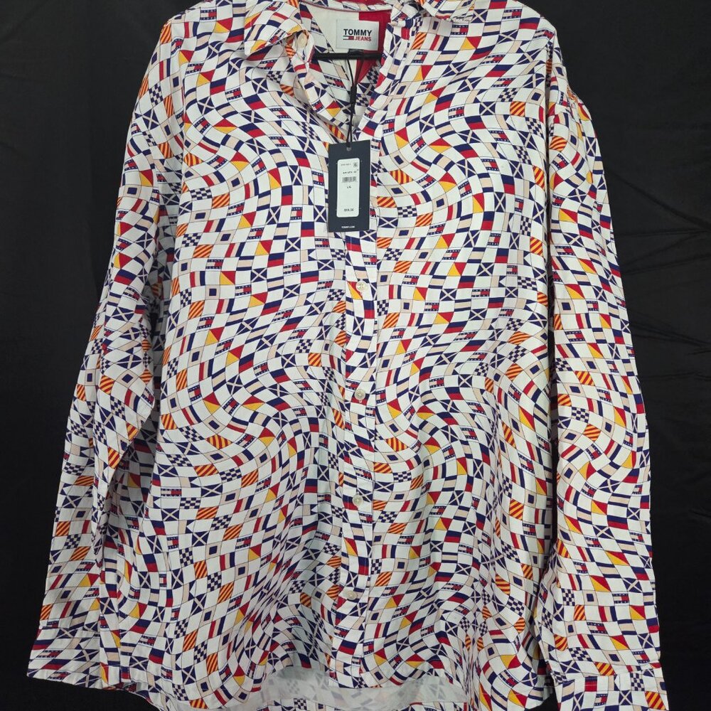 NWT Tommy Jeans Shirt Mens Small White Archive Flag Print Skate Fit Skateboard - Picture 4 of 7